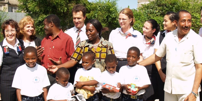 Gruppenfoto vom SOS Kinderdorf in Dar-es-Salaam, Tansania