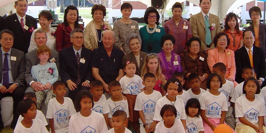 Vier Jungs vom Kinderdorf in Phuket, Thailand